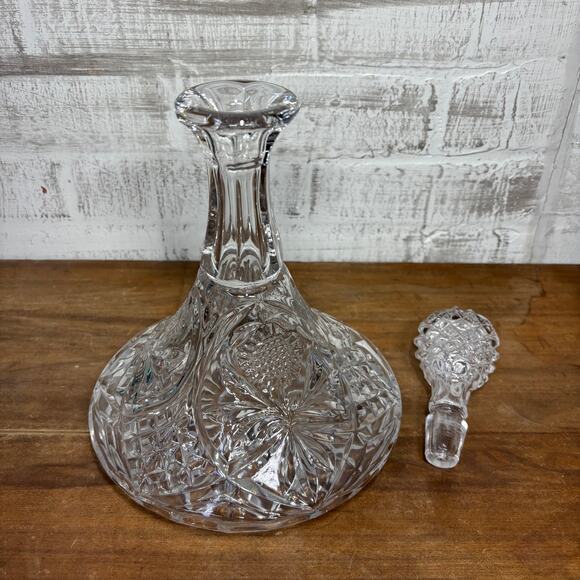 Vintage Crystal Decanter with Stopper - Picture 5 of 6